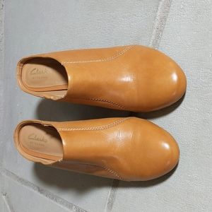 {Clarks} Mules